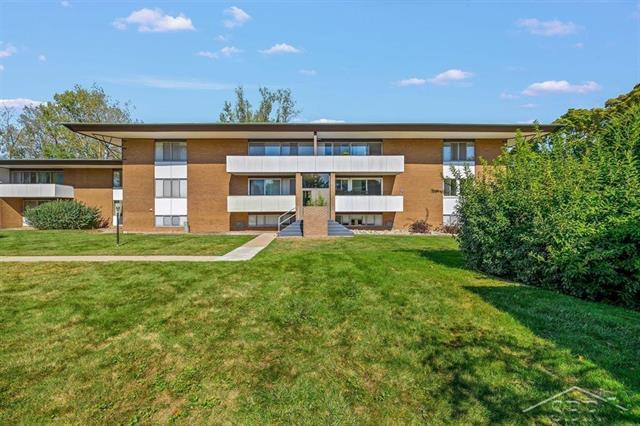 front view picture of 2119 Bayliss #25 Street, Midland, MI. 48640