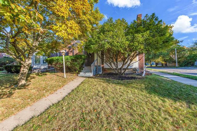 front view picture of 10702 Somerset Avenue, Detroit, MI. 48224
