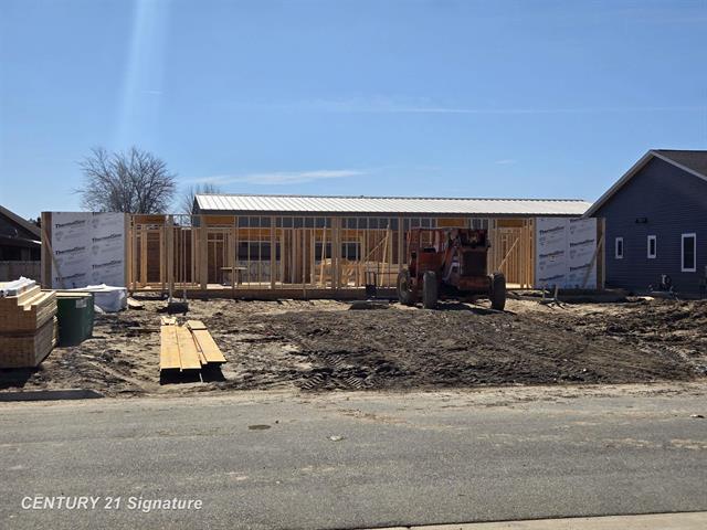 front view picture of 4077 Woodburn Court, Saginaw, MI. 48603