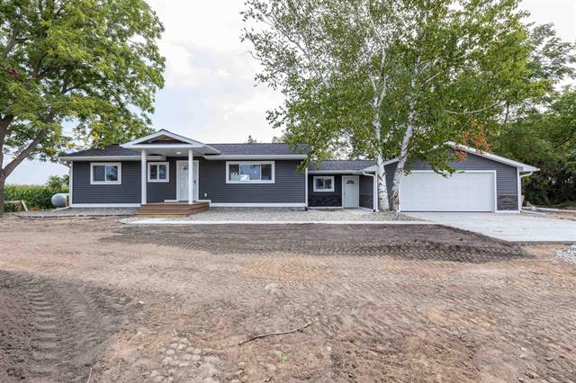 front view picture of 2041 S Carter Road, Midland, MI. 48642