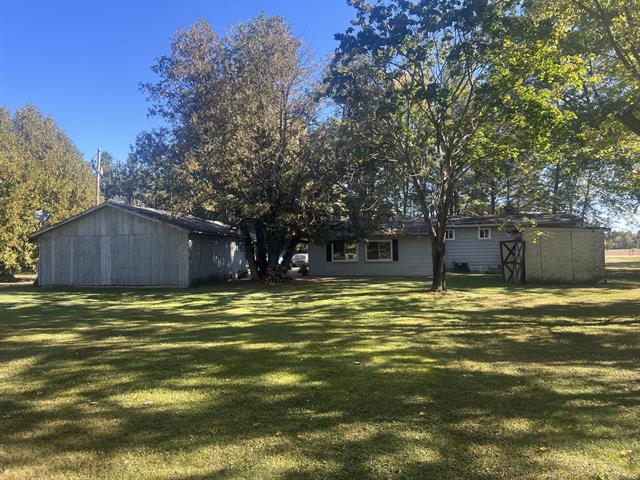 front view picture of 136 Hockaday Road, Gladwin, MI. 48624