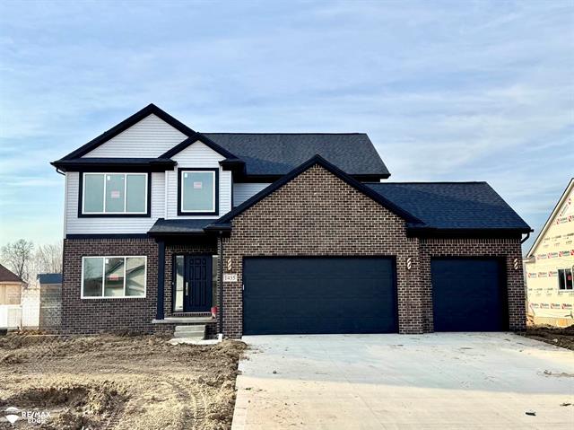 front view picture of 1435 Woodlake Lane, Grand Blanc, MI. 48439