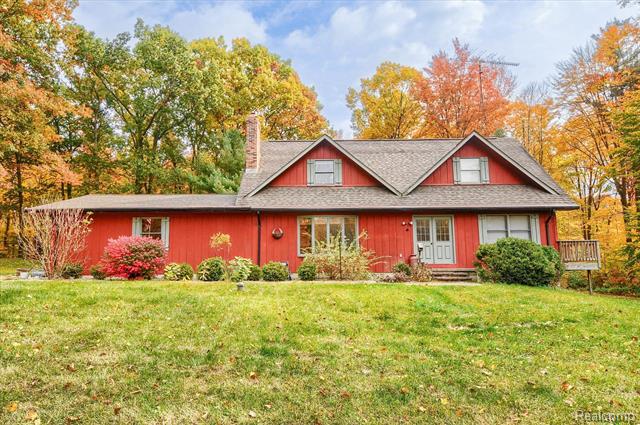 front view picture of 4094 Flint River Road, Columbiaville, MI. 48421