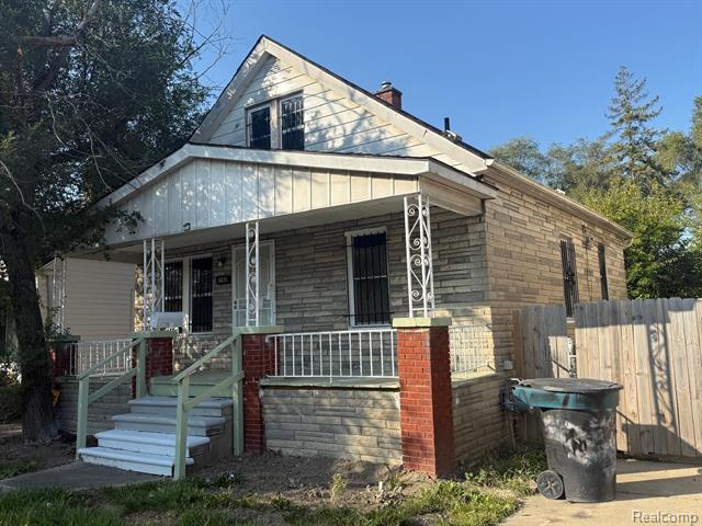front view picture of 6825 Plainview Avenue, Detroit, MI. 48228