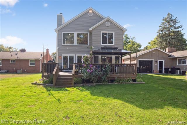 front view picture of 3490 Buss Dr, Walled Lake, MI. 48390