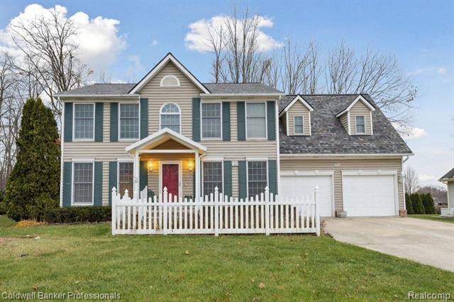 front view picture of 5307 Oakhill Drive, Swartz Creek, MI. 48473