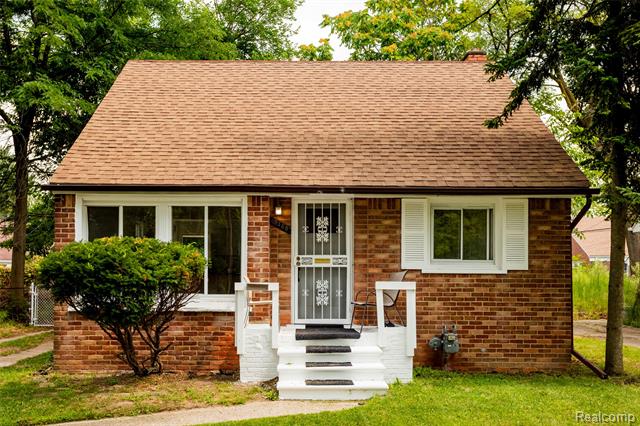 front view picture of 19468 Evergreen Road, Detroit, MI. 48219