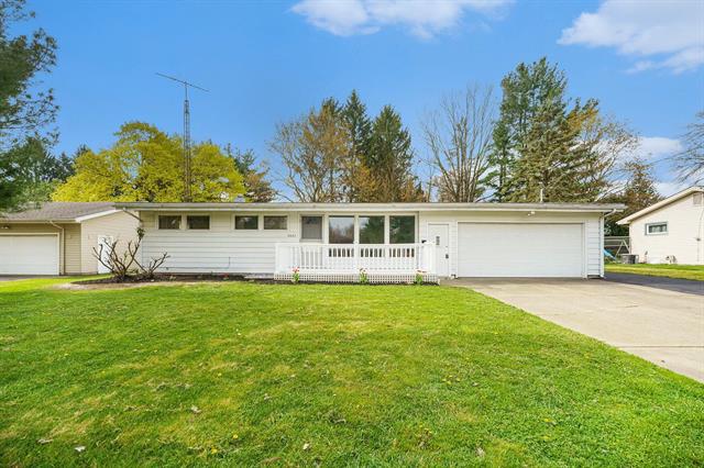 front view picture of 3027 Haskell Street, Kalamazoo, MI. 49006