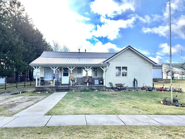 front view picture of 130 Main Street, Blanchard, MI. 49310