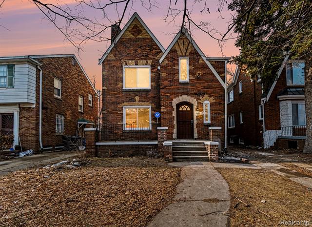 front view picture of 17145 Wisconsin Street, Detroit, MI. 48221