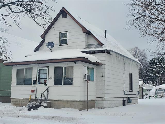 front view picture of 241 E Eleventh Street, Traverse City, MI. 49684