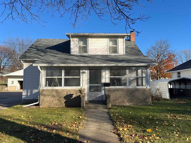 front view picture of 817 Hoch Avenue, Adrian, MI. 49221
