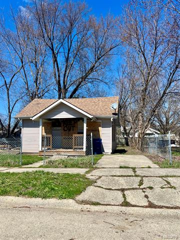 front view picture of 1302 Huron Street, Flint, MI. 48507