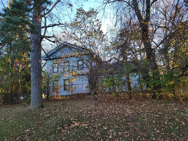 front view picture of 909 E Hoffman Street, Three Rivers, MI. 49093