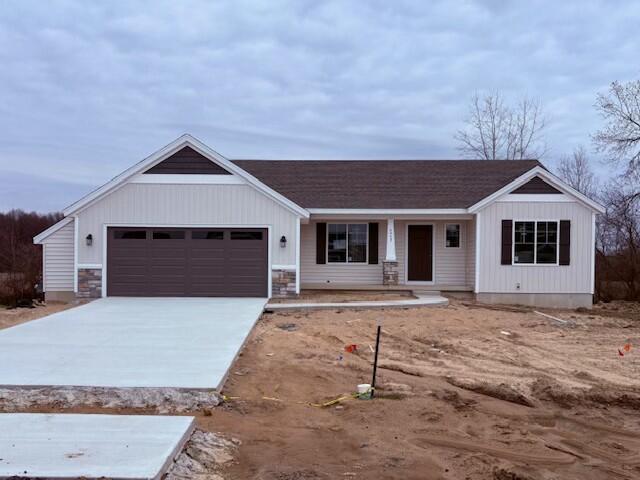 front view picture of 4243 Old Farm Drive, Wayland, MI. 49348