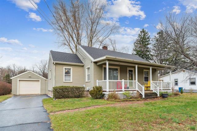 front view picture of 14840 Marquette Drive, Lakeside, MI. 49116