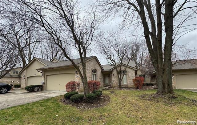 front view picture of 17763 E Kirkwood Drive, Clinton Township, MI. 48038