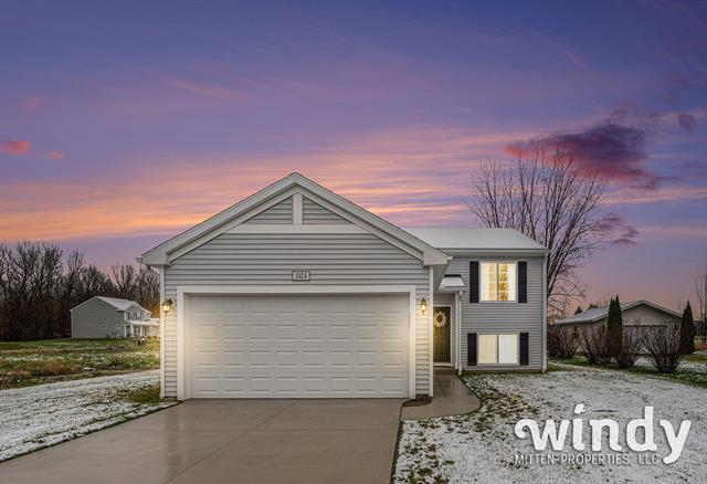 front view picture of 1024 Western Avenue, Watervliet, MI. 49098