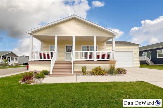 front view picture of 5981 Addison Way Drive, Rockford, MI. 49341