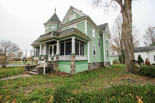 front view picture of 306 N Main Street, Three Rivers, MI. 49093