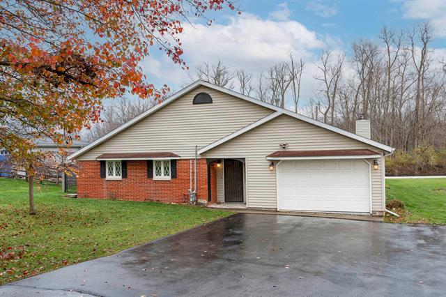 front view picture of 21734 N Channel Parkway, Edwardsburg, MI. 49112