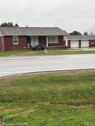 front view picture of 16401 Linden Road, Linden, MI. 48451