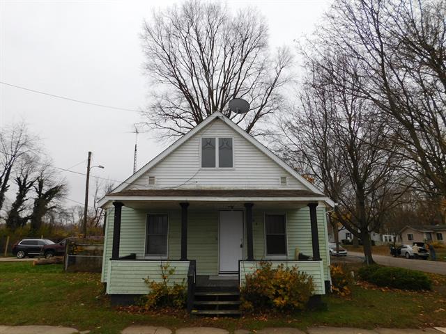 front view picture of 704 Wayne Street, Niles, MI. 49120
