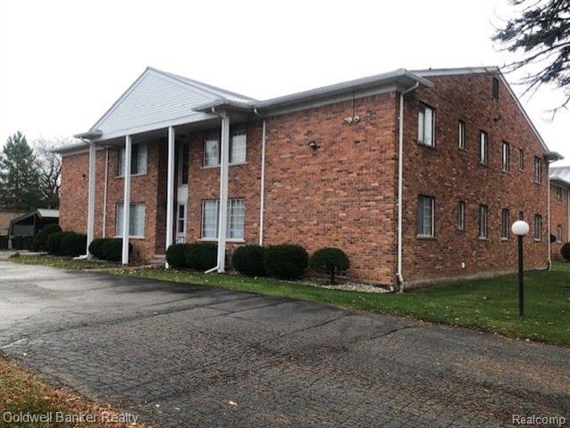 front view picture of 21474 Beaconsfield Street, Saint Clair Shores, MI. 48080