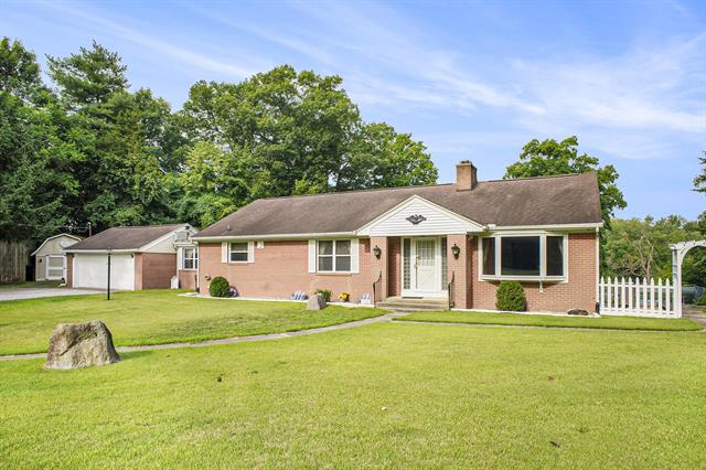 front view picture of 1806 Bond Street, Niles, MI. 49120