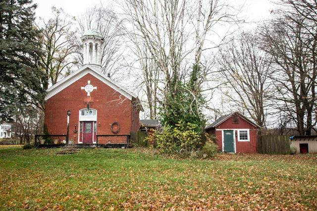 front view picture of 53484 Indian Lake Road, Dowagiac, MI. 49047