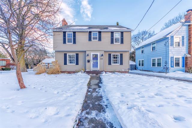 front view picture of 2321 Tremont Street, Kalamazoo, MI. 49001