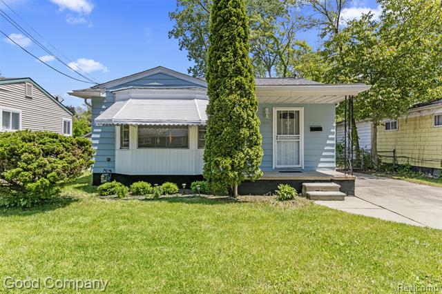 front view picture of 19464 Woodbine Street, Detroit, MI. 48219