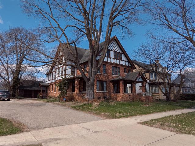front view picture of 25 Orchard Place, Battle Creek, MI. 49017
