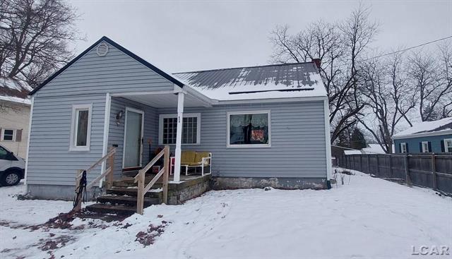front view picture of 424 Oak Street, Hudson, MI. 49247