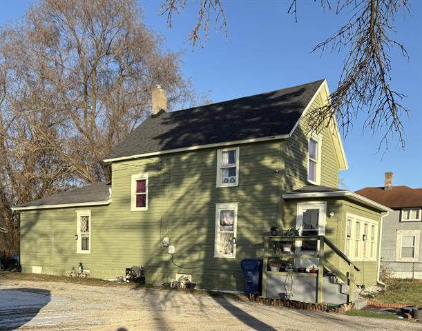 front view picture of 1069 E Main Street, Benton Harbor, MI. 49022