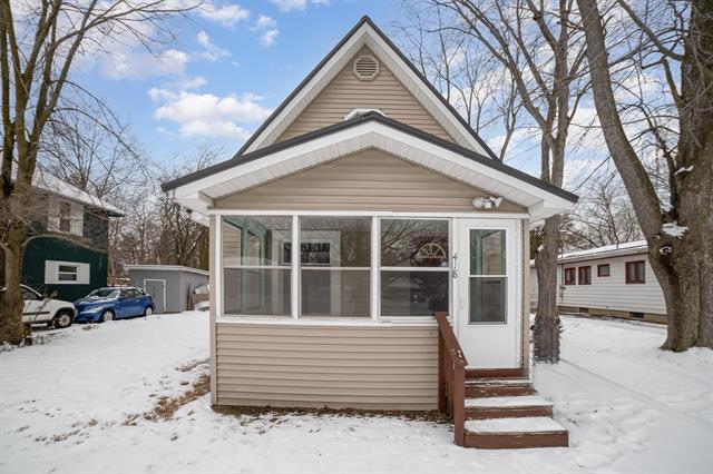 front view picture of 418 Rockingham Avenue, Alma, MI. 48801
