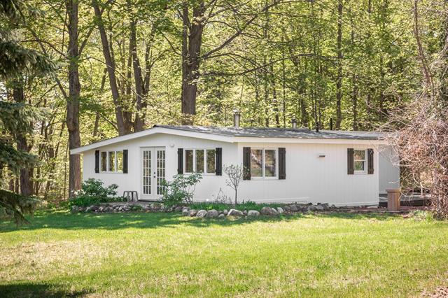 front view picture of 11199 Center Road, Traverse City, MI. 49686