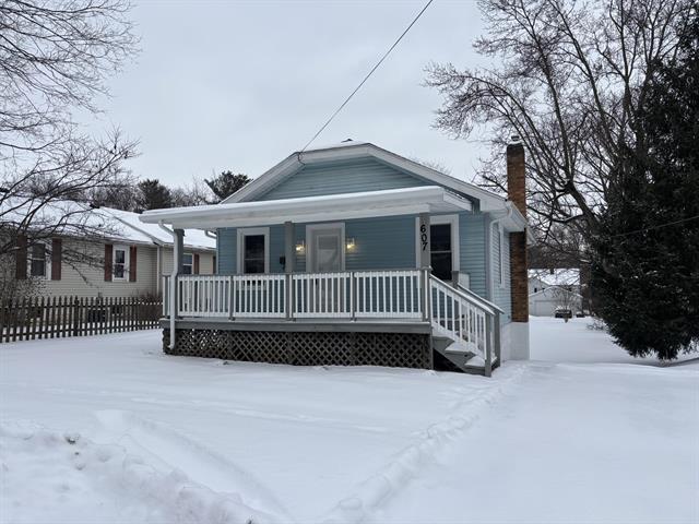 front view picture of 607 Woodruff Street, Niles, MI. 49120