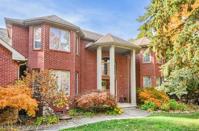 front view picture of 3983 Sunfish Drive, Lapeer, MI. 48446