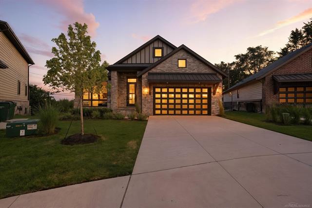 front view picture of 54714 Camden Court, Shelby Township, MI. 48316