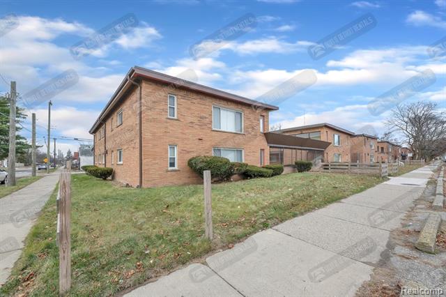 front view picture of 16701 Greenfield Road, Detroit, MI. 48235