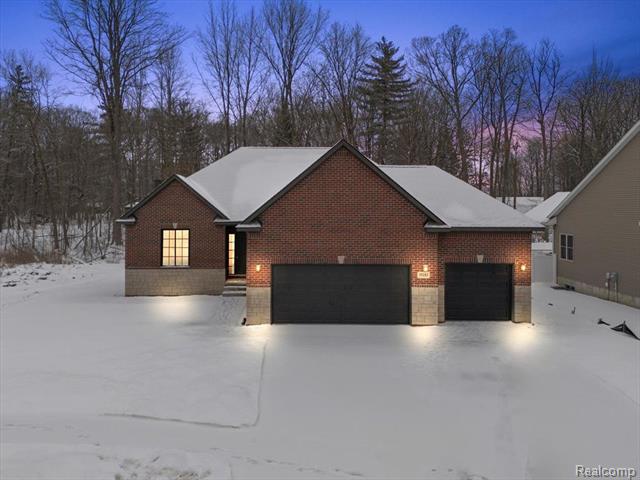front view picture of 35103 Woodside Circle, Richmond, MI. 48062