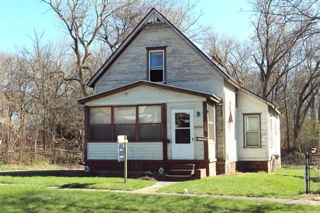 front view picture of 1105 Pringle Ave Avenue, Jackson, MI. 49203