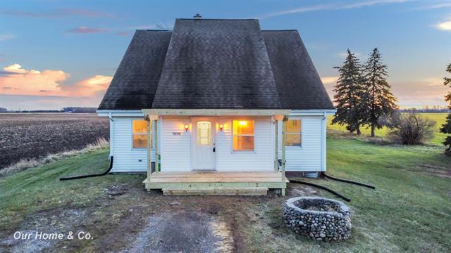 front view picture of 7698 E Holland Road, Saginaw, MI. 48601