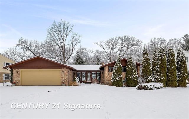 front view picture of 1150 River Forest Drive, Saginaw, MI. 48638