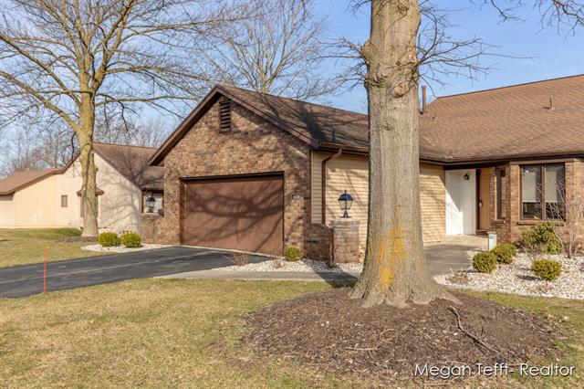 front view picture of 4108 Grandview Terrace Sw, Grandville, MI. 49418