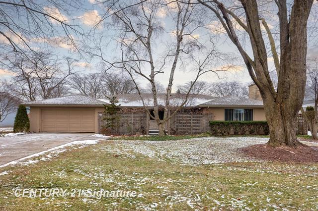 front view picture of 4320 Elmonte Street, Saginaw, MI. 48638