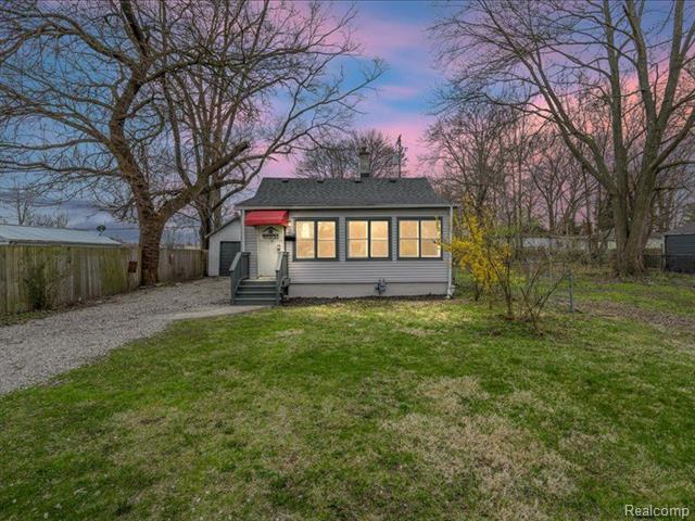 front view picture of 4957 Ashley Street, Grosse Pointe, MI. 48236