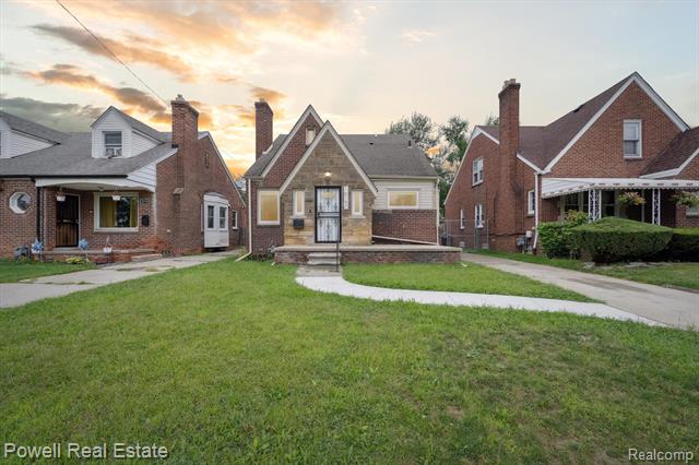 front view picture of 16150 Harlow Avenue, Detroit, MI. 48235