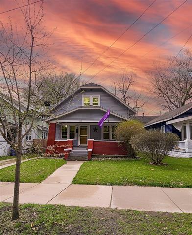 front view picture of 1344 Walker Avenue Nw, Grand Rapids, MI. 49504